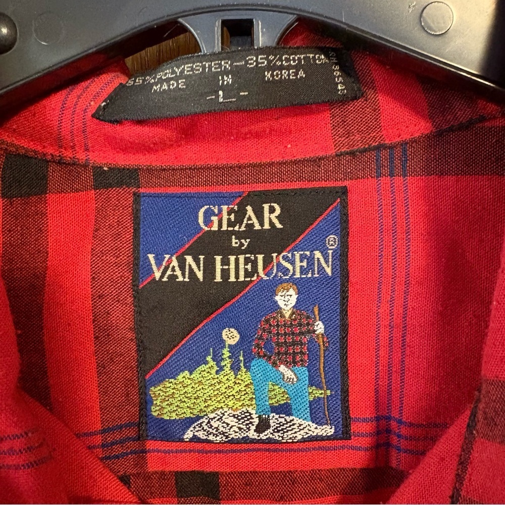 Vtg Van Heusen Gear Red & Black Plaid Long-Sleeved Button-Down Shirt - Men’s L - Picture 3 of 3